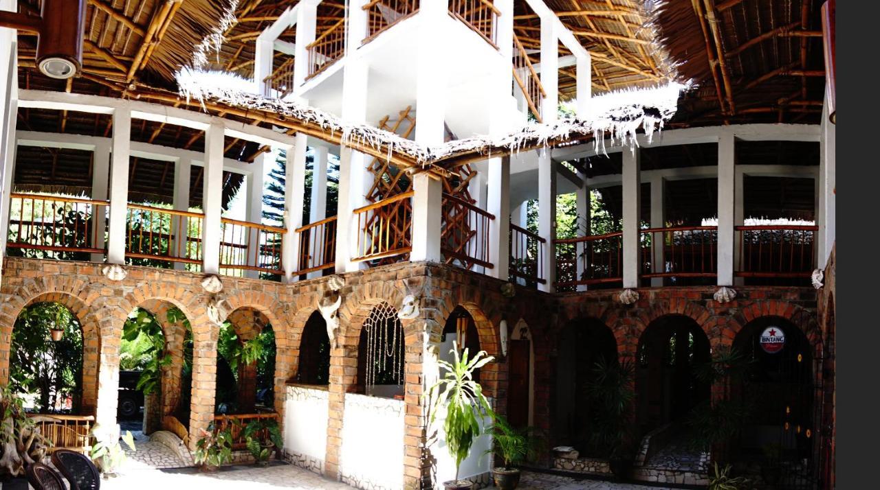 Mangga Lodge Bira Buitenkant foto