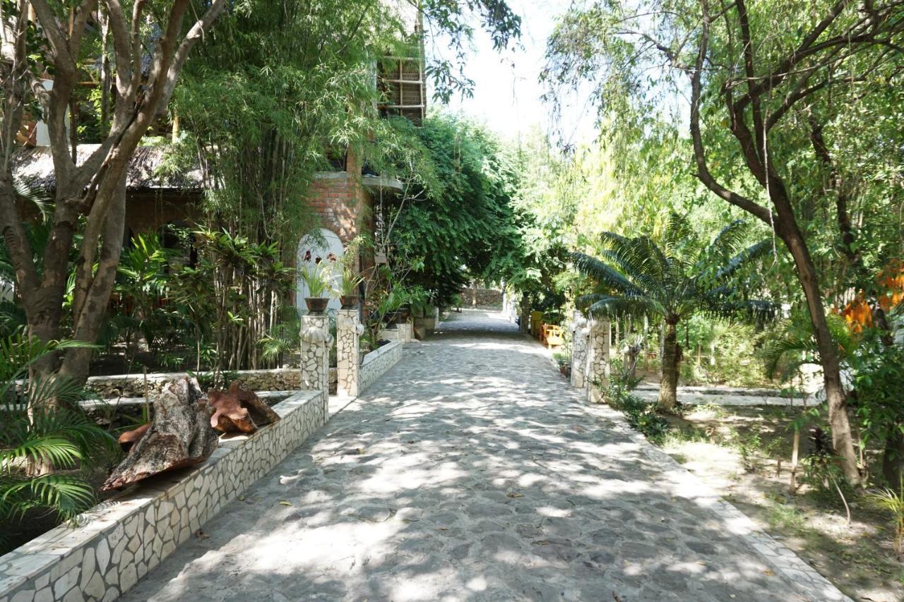 Mangga Lodge Bira Buitenkant foto