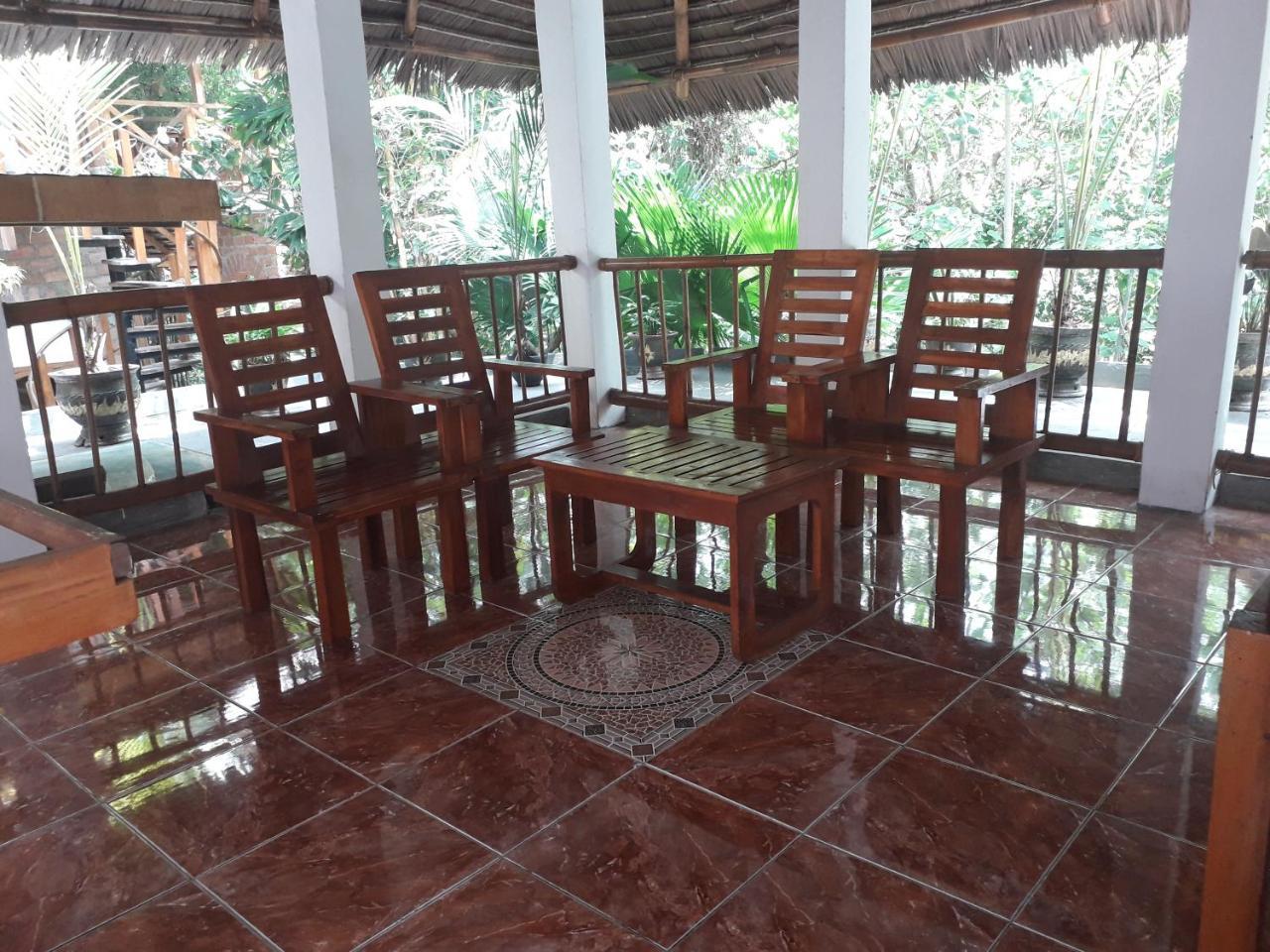Mangga Lodge Bira Buitenkant foto