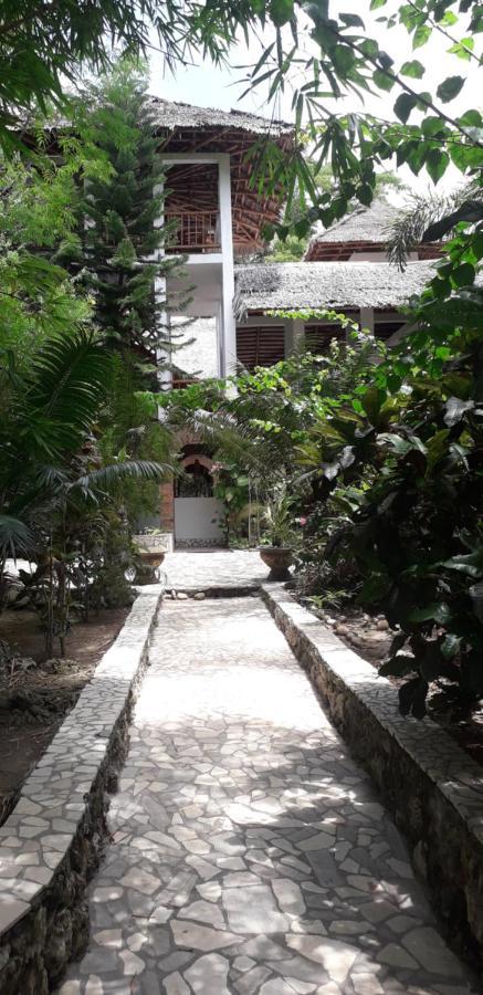 Mangga Lodge Bira Buitenkant foto